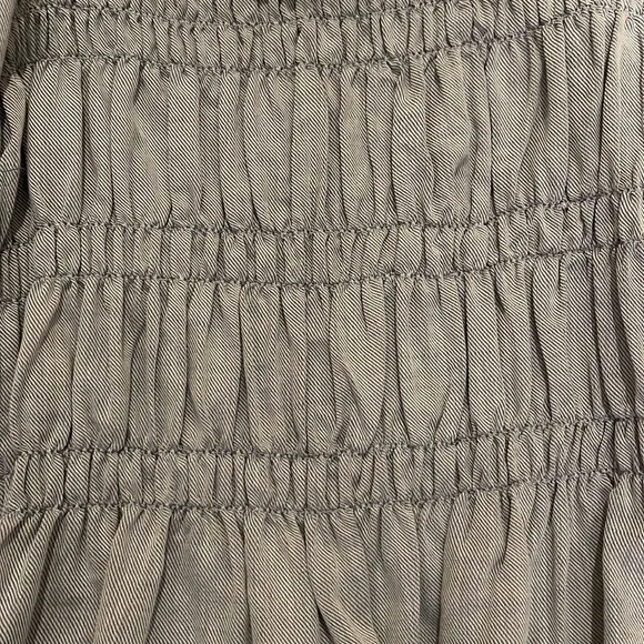 LAST CHANCE WHO WHAT WEAR CHAMBRAY TWILL SMOCKED TOP - Picture 6 of 6